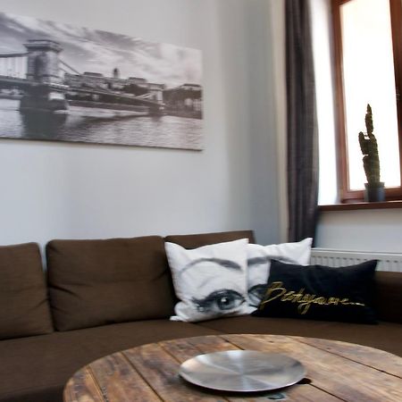 Premium Apartment By Hi5 - Gozsdu Suite Budapest Eksteriør billede